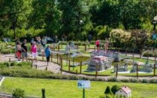 Szarvasi Arborétum - gyalogtúra és hajókázás a Holt-Körösön 
IGÉNYELHETŐ IDŐPONTOKRÓL ÉS
AKTUÁLIS ÁRAINKRÓL
ÉRDEKLŐDJÖN ELÉRHETŐSÉGEINK VALAMELYIKÉN
&nbsp;
